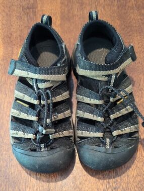 KEEN Kids Black and Tan Outdoor Closed-Toe Sandals